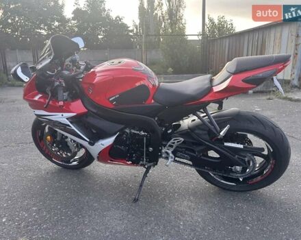 Красный Сузуки GSX-R 600, объемом двигателя 0.6 л и пробегом 33 тыс. км за 10200 $, фото 8 на Automoto.ua