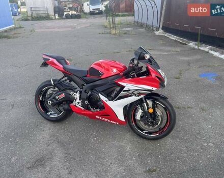 Красный Сузуки GSX-R 600, объемом двигателя 0.6 л и пробегом 33 тыс. км за 10200 $, фото 5 на Automoto.ua