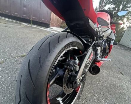 Красный Сузуки GSX-R 600, объемом двигателя 0.6 л и пробегом 33 тыс. км за 10200 $, фото 35 на Automoto.ua