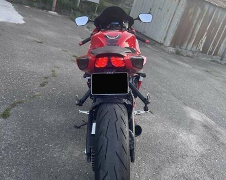 Красный Сузуки GSX-R 600, объемом двигателя 0.6 л и пробегом 33 тыс. км за 10200 $, фото 12 на Automoto.ua