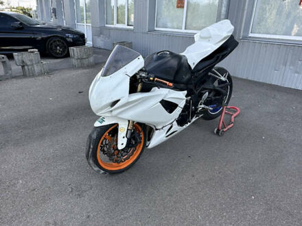 Сузуки GSX-R 600 2008 в Киеве на Automoto.ua Сузуки GSX-R 600, объемом двигателя 0.6 л и пробегом 30 тыс. км за 6000 $, фото 1 на Automoto.ua