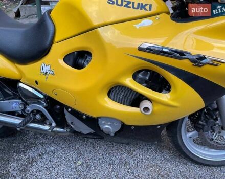 Желтый Сузуки GSX-R 600, объемом двигателя 0.6 л и пробегом 25 тыс. км за 3150 $, фото 1 на Automoto.ua
