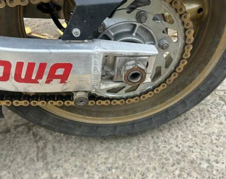 Желтый Сузуки GSX-R 600, объемом двигателя 0.6 л и пробегом 71 тыс. км за 2400 $, фото 13 на Automoto.ua