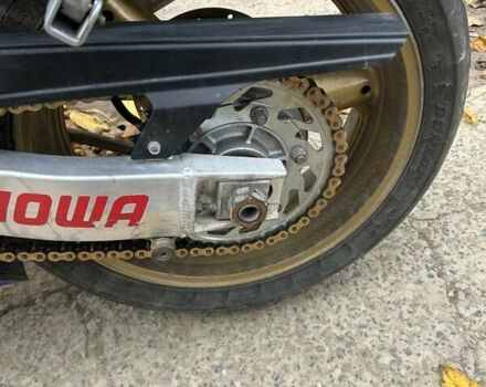 Желтый Сузуки GSX-R 600, объемом двигателя 0.6 л и пробегом 71 тыс. км за 2400 $, фото 8 на Automoto.ua