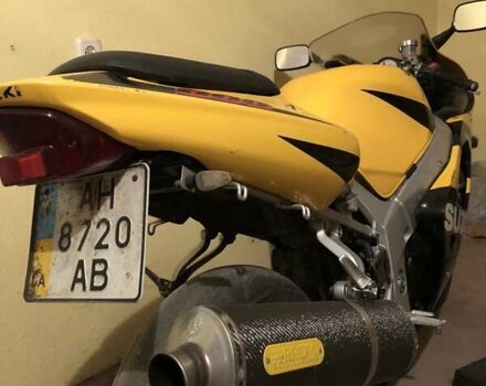 Желтый Сузуки GSX-R 600, объемом двигателя 0.6 л и пробегом 38 тыс. км за 4200 $, фото 9 на Automoto.ua