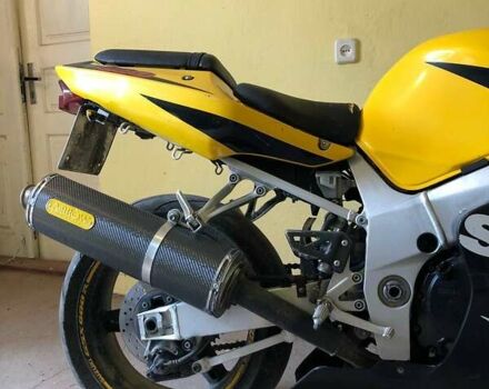 Желтый Сузуки GSX-R 600, объемом двигателя 0.6 л и пробегом 38 тыс. км за 4200 $, фото 2 на Automoto.ua