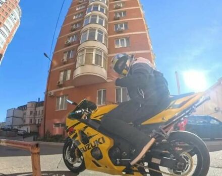 Желтый Сузуки GSX-R 600, объемом двигателя 0.6 л и пробегом 95 тыс. км за 5000 $, фото 2 на Automoto.ua