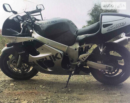 Серый Сузуки GSX-R 600, объемом двигателя 0.6 л и пробегом 51 тыс. км за 1500 $, фото 1 на Automoto.ua
