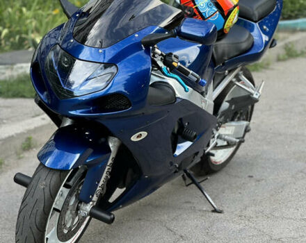 Синий Сузуки GSX-R 600, объемом двигателя 0.6 л и пробегом 80 тыс. км за 4350 $, фото 1 на Automoto.ua