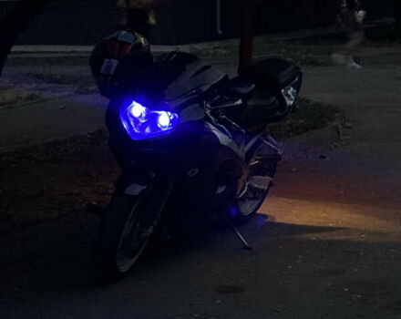 Синий Сузуки GSX-R 600, объемом двигателя 0.6 л и пробегом 38 тыс. км за 5500 $, фото 4 на Automoto.ua