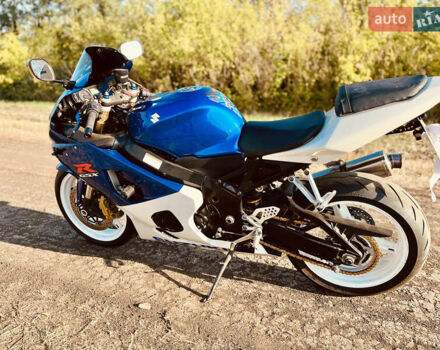 Синий Сузуки GSX-R 600, объемом двигателя 0.6 л и пробегом 47 тыс. км за 6500 $, фото 6 на Automoto.ua