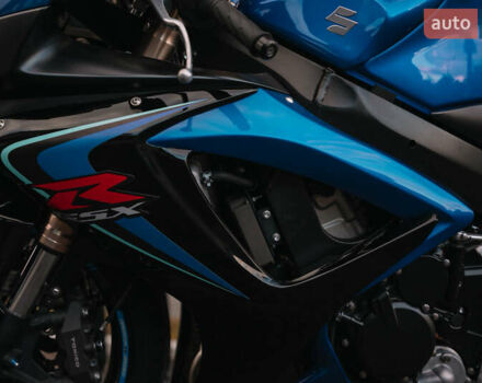 Синий Сузуки GSX-R 600, объемом двигателя 0.6 л и пробегом 32 тыс. км за 8600 $, фото 7 на Automoto.ua