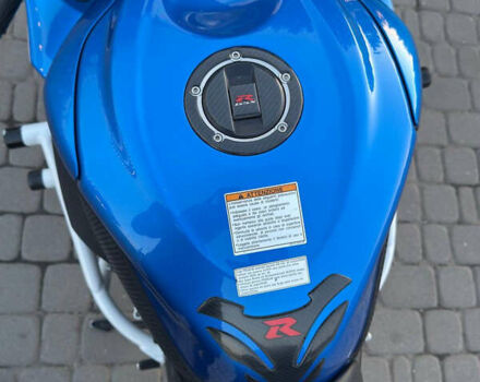 Синий Сузуки GSX-R 600, объемом двигателя 0.6 л и пробегом 23 тыс. км за 10000 $, фото 7 на Automoto.ua