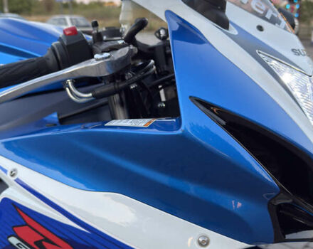 Синій Сузукі GSX-R 600, об'ємом двигуна 0.6 л та пробігом 23 тис. км за 10000 $, фото 15 на Automoto.ua