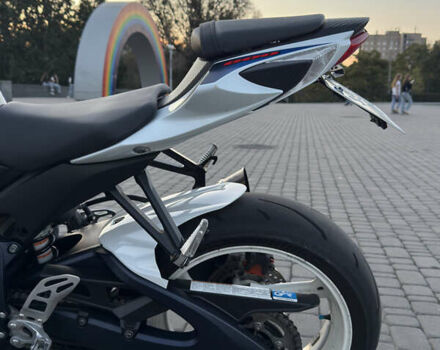 Синій Сузукі GSX-R 600, об'ємом двигуна 0.6 л та пробігом 23 тис. км за 10000 $, фото 4 на Automoto.ua