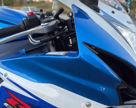 Синий Сузуки GSX-R 600, объемом двигателя 0.6 л и пробегом 23 тыс. км за 10000 $, фото 15 на Automoto.ua