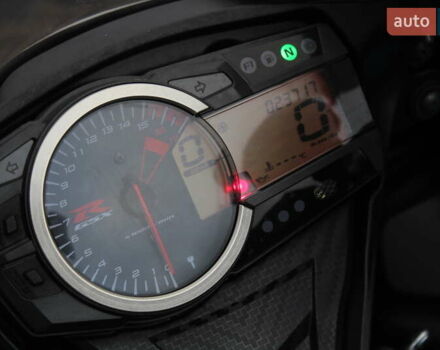 Синий Сузуки GSX-R 600, объемом двигателя 0.6 л и пробегом 23 тыс. км за 7900 $, фото 6 на Automoto.ua