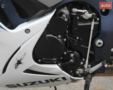 Синий Сузуки GSX-R 600, объемом двигателя 0.6 л и пробегом 23 тыс. км за 7900 $, фото 9 на Automoto.ua