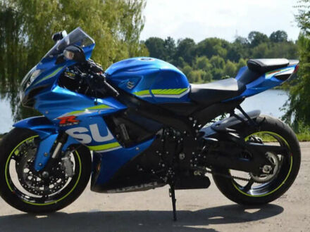 Синий Сузуки GSX-R 600, объемом двигателя 0.6 л и пробегом 3 тыс. км за 11000 $, фото 1 на Automoto.ua