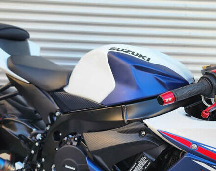 Белый Сузуки GSX-R 750, объемом двигателя 0.75 л и пробегом 2 тыс. км за 12500 $, фото 2 на Automoto.ua
