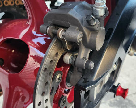 Белый Сузуки GSX-R 750, объемом двигателя 0.75 л и пробегом 2 тыс. км за 12500 $, фото 10 на Automoto.ua