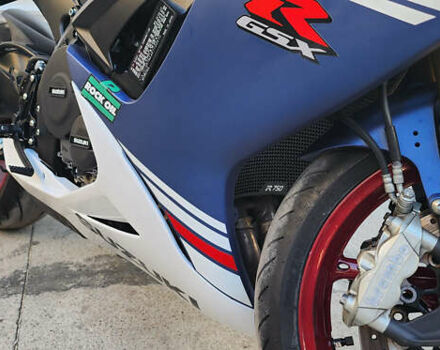 Белый Сузуки GSX-R 750, объемом двигателя 0.75 л и пробегом 2 тыс. км за 12500 $, фото 5 на Automoto.ua