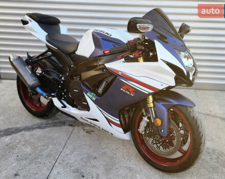 Белый Сузуки GSX-R 750, объемом двигателя 0.75 л и пробегом 2 тыс. км за 12500 $, фото 1 на Automoto.ua