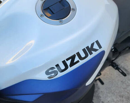 Белый Сузуки GSX-R 750, объемом двигателя 0.75 л и пробегом 2 тыс. км за 12500 $, фото 8 на Automoto.ua