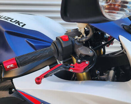 Белый Сузуки GSX-R 750, объемом двигателя 0.75 л и пробегом 2 тыс. км за 12500 $, фото 3 на Automoto.ua