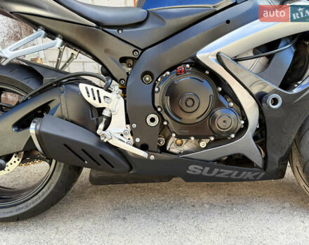 Черный Сузуки GSX-R 750, объемом двигателя 0.75 л и пробегом 22 тыс. км за 9300 $, фото 5 на Automoto.ua
