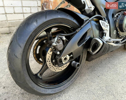 Черный Сузуки GSX-R 750, объемом двигателя 0.75 л и пробегом 22 тыс. км за 9300 $, фото 4 на Automoto.ua