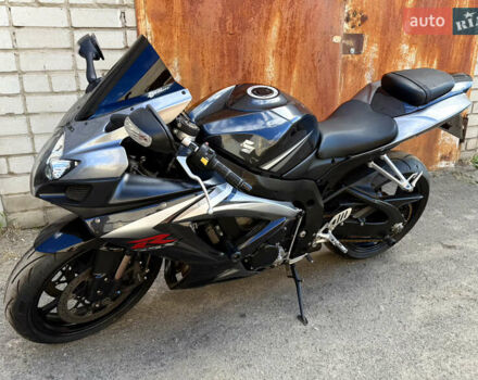 Черный Сузуки GSX-R 750, объемом двигателя 0.75 л и пробегом 22 тыс. км за 9300 $, фото 8 на Automoto.ua