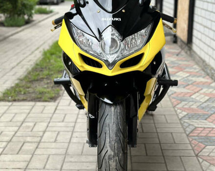 Чорний Сузукі GSX-R 750, об'ємом двигуна 0.75 л та пробігом 28 тис. км за 7900 $, фото 3 на Automoto.ua