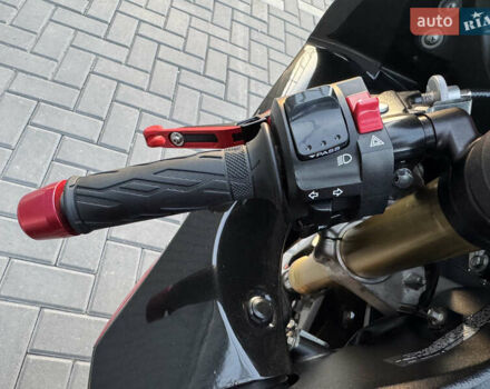 Червоний Сузукі GSX-R 750, об'ємом двигуна 0.75 л та пробігом 19 тис. км за 9800 $, фото 17 на Automoto.ua