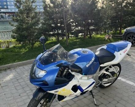 Сузуки GSX-R 750, объемом двигателя 0 л и пробегом 40 тыс. км за 4400 $, фото 2 на Automoto.ua