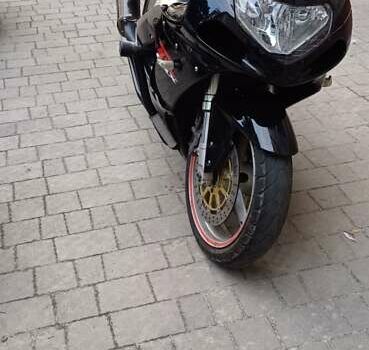 Сузуки GSX-R 750, объемом двигателя 0.75 л и пробегом 67 тыс. км за 4200 $, фото 1 на Automoto.ua