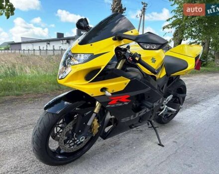 Желтый Сузуки GSX-R 750, объемом двигателя 0 л и пробегом 19 тыс. км за 7700 $, фото 1 на Automoto.ua