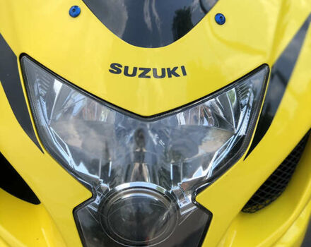 Желтый Сузуки GSX-R 750, объемом двигателя 0.75 л и пробегом 44 тыс. км за 6500 $, фото 4 на Automoto.ua
