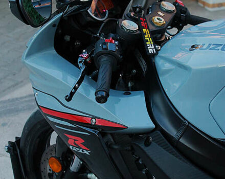 Серый Сузуки GSX-R 750, объемом двигателя 0 л и пробегом 1 тыс. км за 13200 $, фото 11 на Automoto.ua