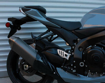 Серый Сузуки GSX-R 750, объемом двигателя 0 л и пробегом 1 тыс. км за 13200 $, фото 3 на Automoto.ua