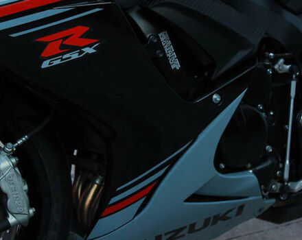 Серый Сузуки GSX-R 750, объемом двигателя 0 л и пробегом 1 тыс. км за 13200 $, фото 8 на Automoto.ua