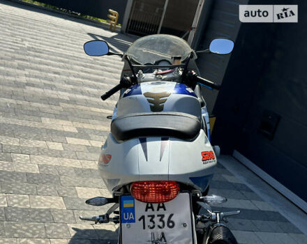 Синий Сузуки GSX-R 750, объемом двигателя 0.75 л и пробегом 62 тыс. км за 3000 $, фото 7 на Automoto.ua