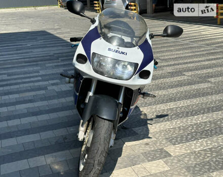 Синий Сузуки GSX-R 750, объемом двигателя 0.75 л и пробегом 62 тыс. км за 3000 $, фото 8 на Automoto.ua