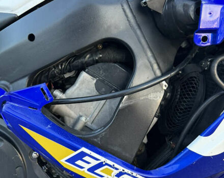 Синий Сузуки GSX-R 750, объемом двигателя 0.75 л и пробегом 56 тыс. км за 5500 $, фото 8 на Automoto.ua