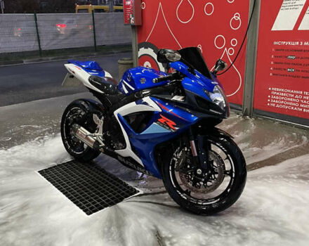 Синий Сузуки GSX-R 750, объемом двигателя 0.75 л и пробегом 20 тыс. км за 7550 $, фото 1 на Automoto.ua