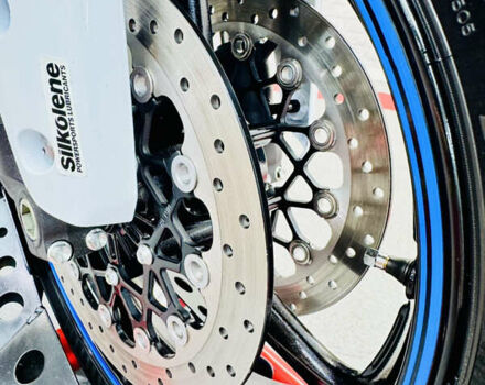 Синий Сузуки GSX-R 750, объемом двигателя 0.75 л и пробегом 13 тыс. км за 10500 $, фото 9 на Automoto.ua