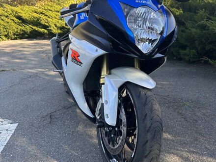 Сузуки GSX-R 750 2012 в Николаеве на Automoto.ua Синий Сузуки GSX-R 750, объемом двигателя 0.75 л и пробегом 20 тыс. км за 9900 $, фото 1 на Automoto.ua