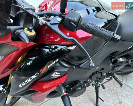 Черный Сузуки GSX-S 1000, объемом двигателя 1 л и пробегом 6 тыс. км за 9500 $, фото 13 на Automoto.ua