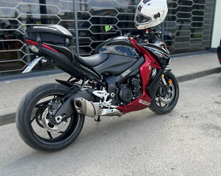 Червоний Сузукі GSX-S 1000, об'ємом двигуна 1 л та пробігом 10 тис. км за 10300 $, фото 1 на Automoto.ua