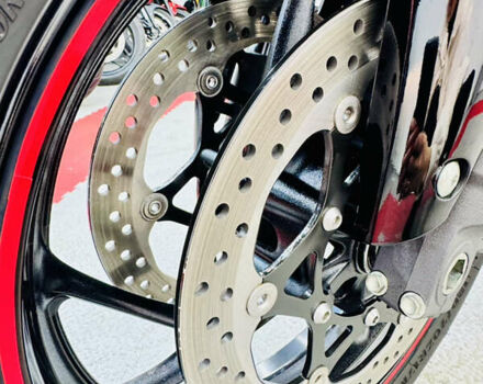 Красный Сузуки GSX-S 1000, объемом двигателя 1 л и пробегом 21 тыс. км за 9300 $, фото 19 на Automoto.ua